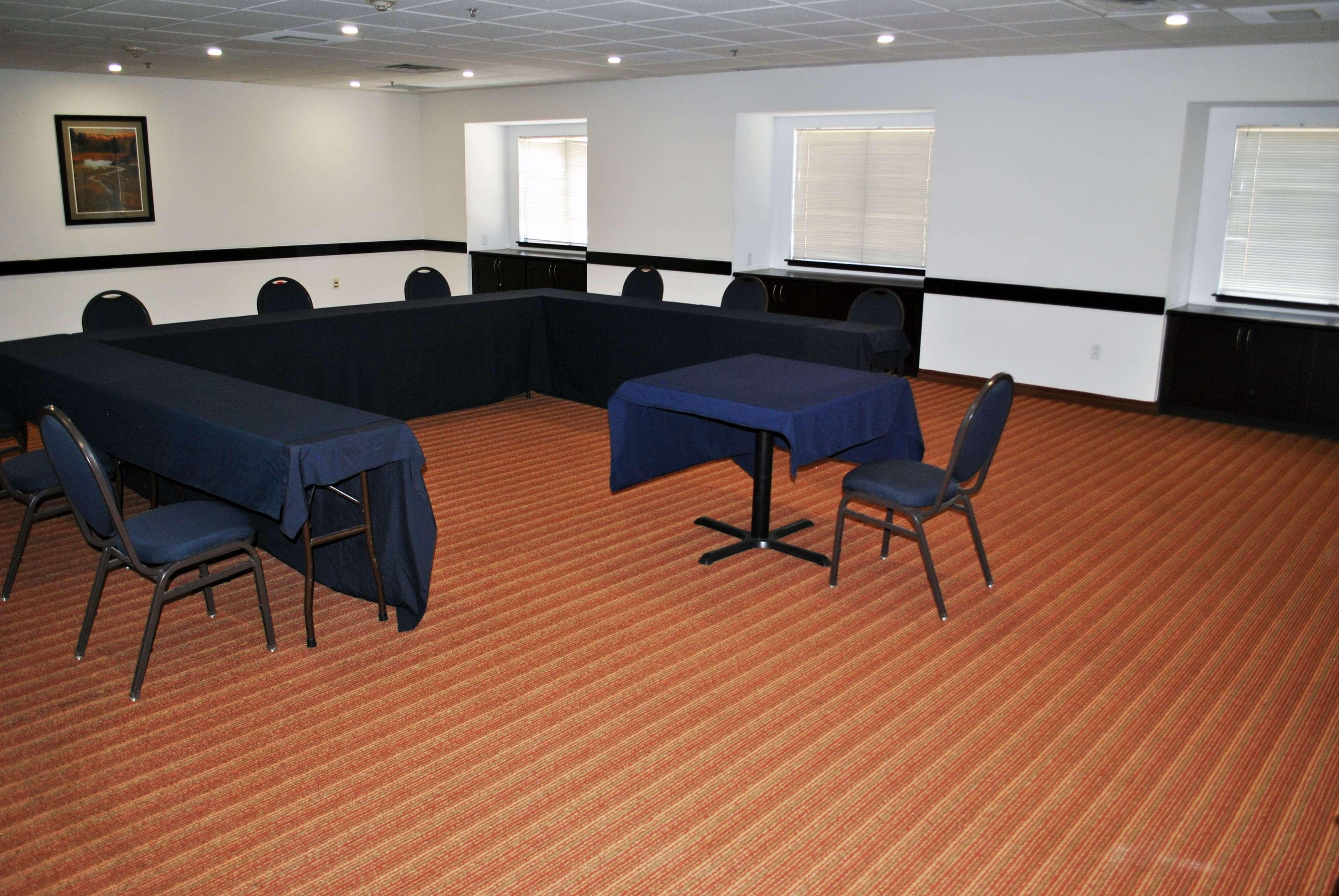 Microtel Inn And Suites By Wyndham Toluca Bagian luar foto