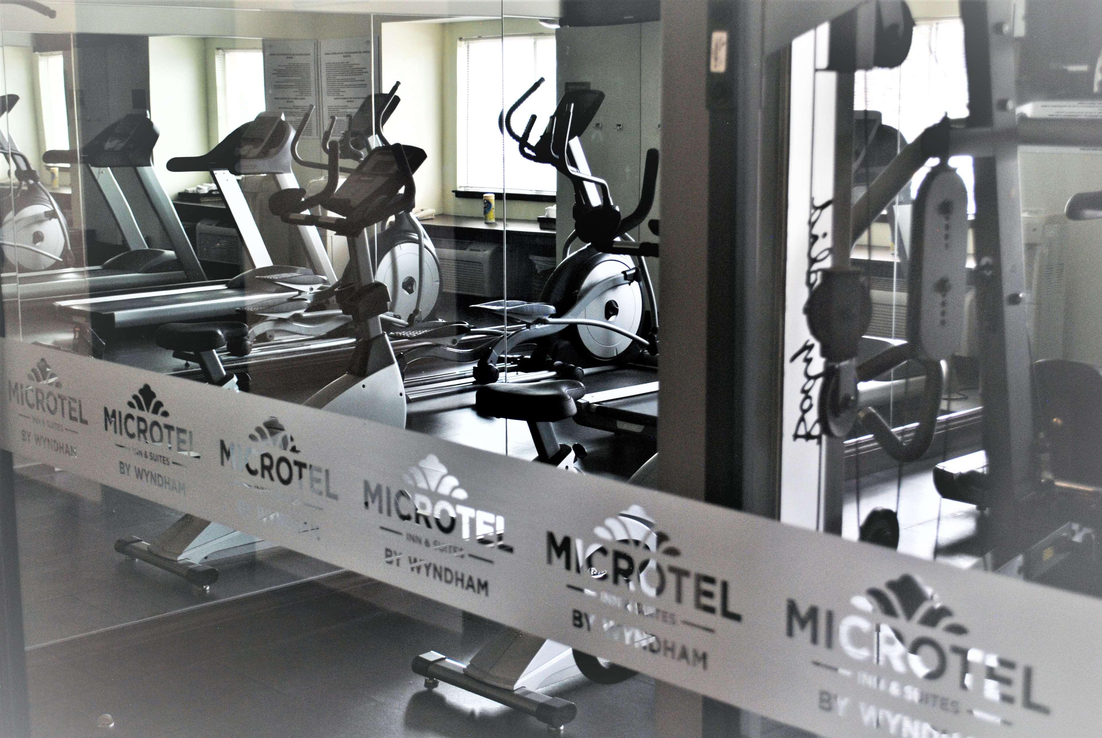 Microtel Inn And Suites By Wyndham Toluca Bagian luar foto