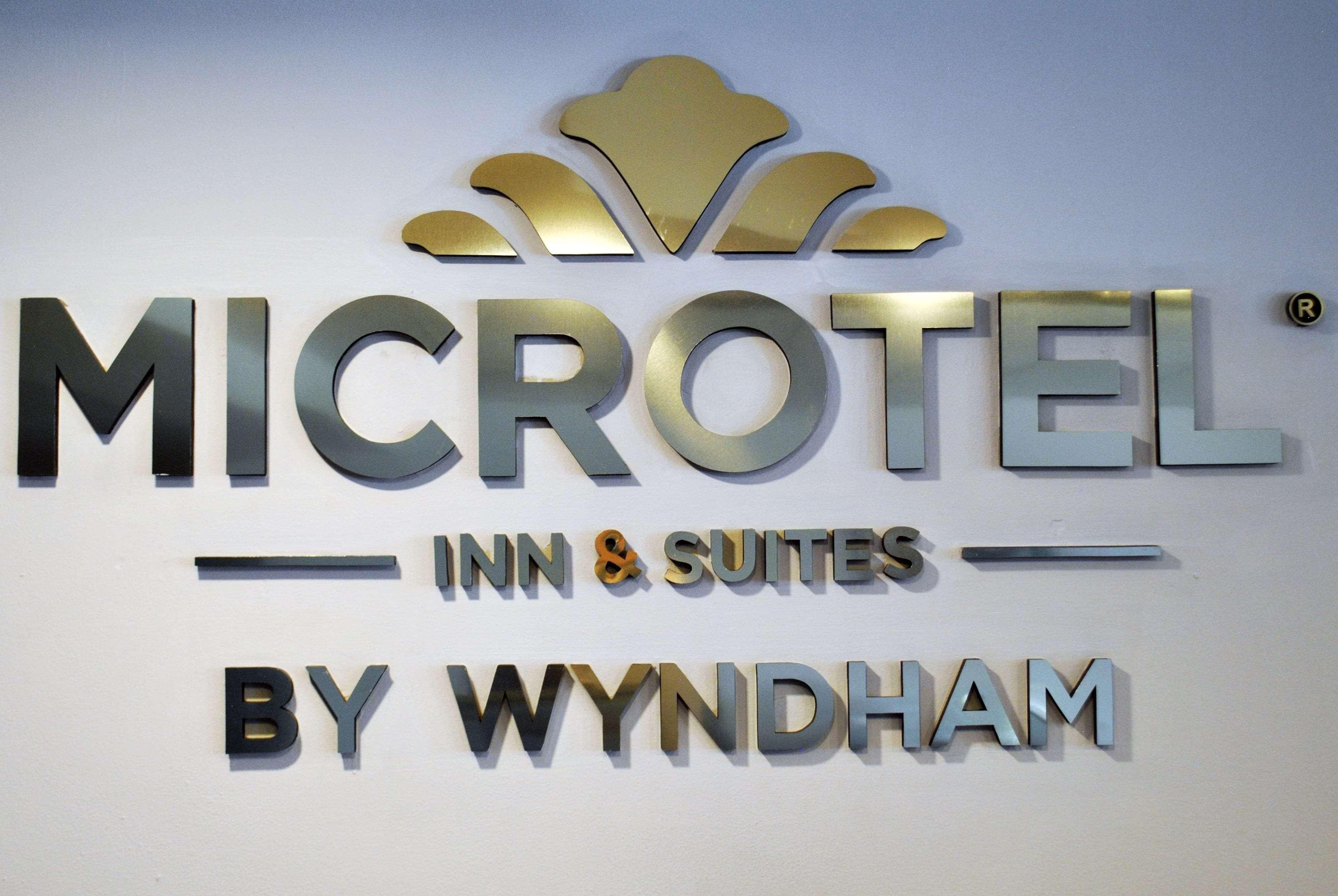 Microtel Inn And Suites By Wyndham Toluca Bagian luar foto