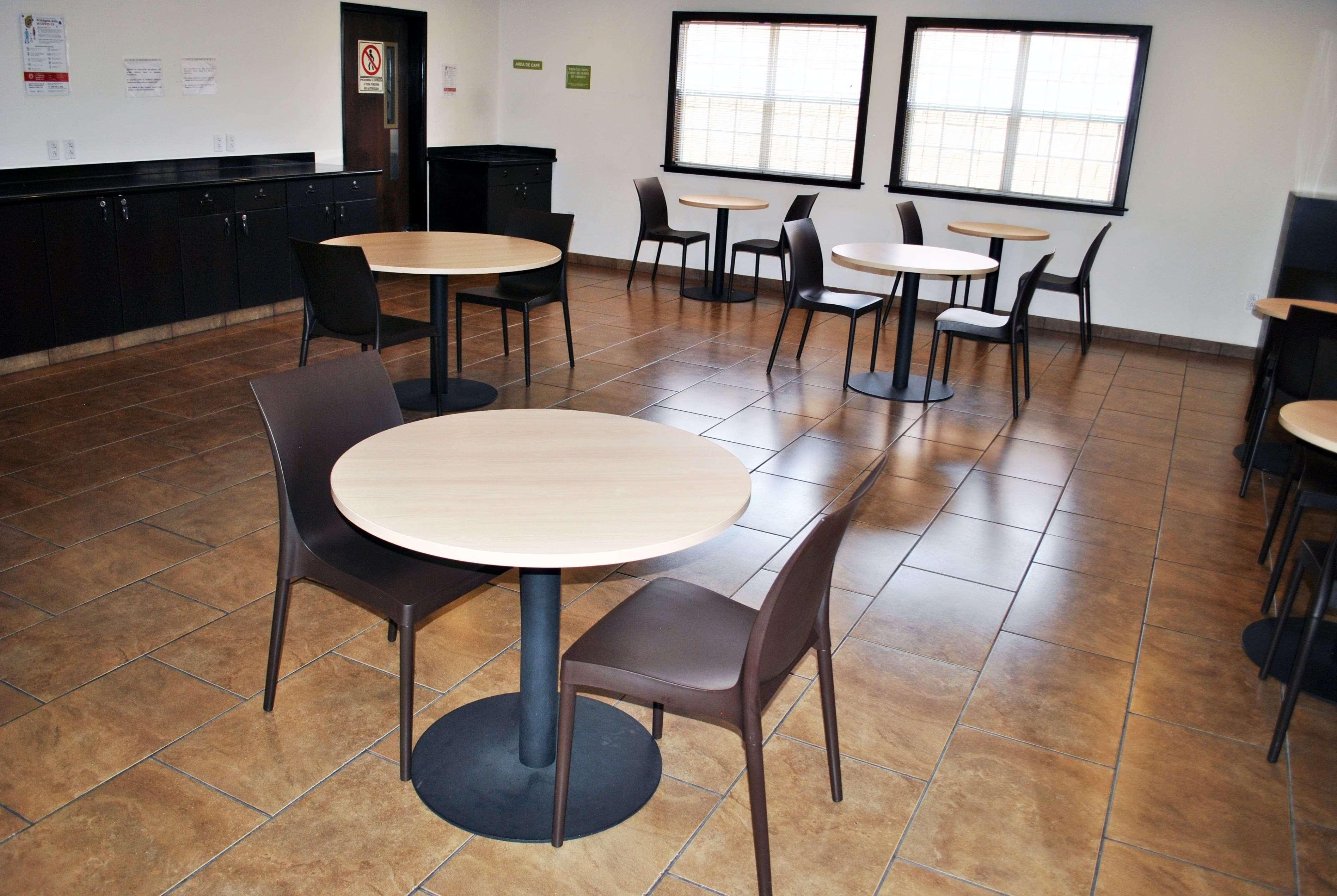 Microtel Inn And Suites By Wyndham Toluca Bagian luar foto